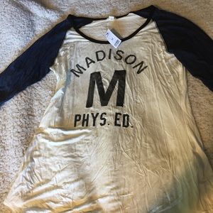 A Medium blue/white quarter sleeve tee from Garage